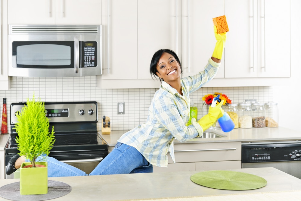 how to easily clean the kitchen