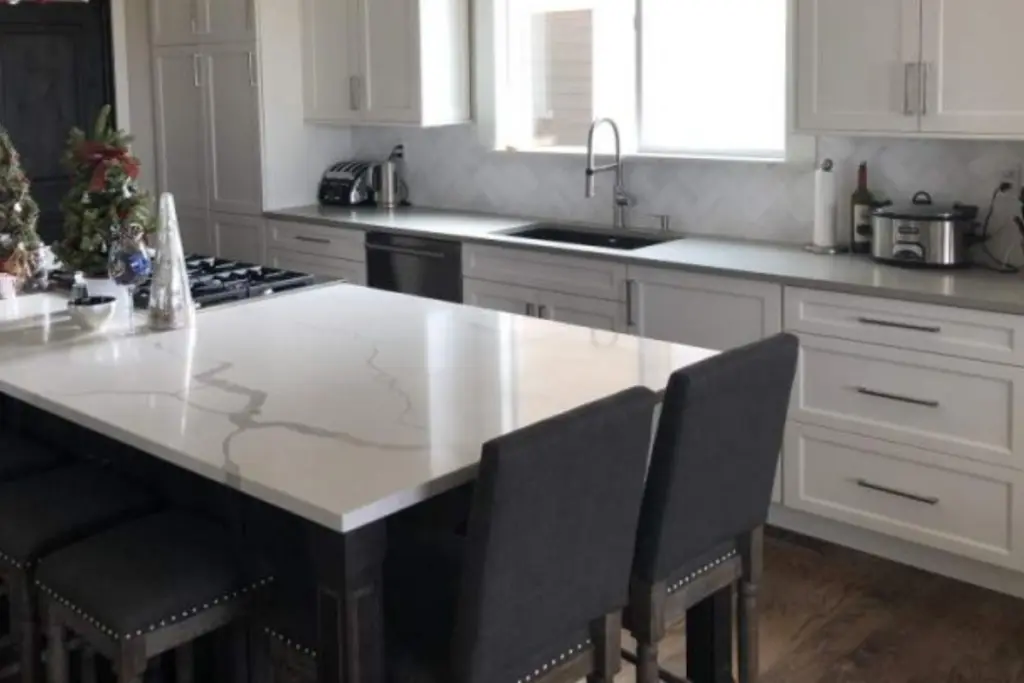 Contemporary Kitchen with island